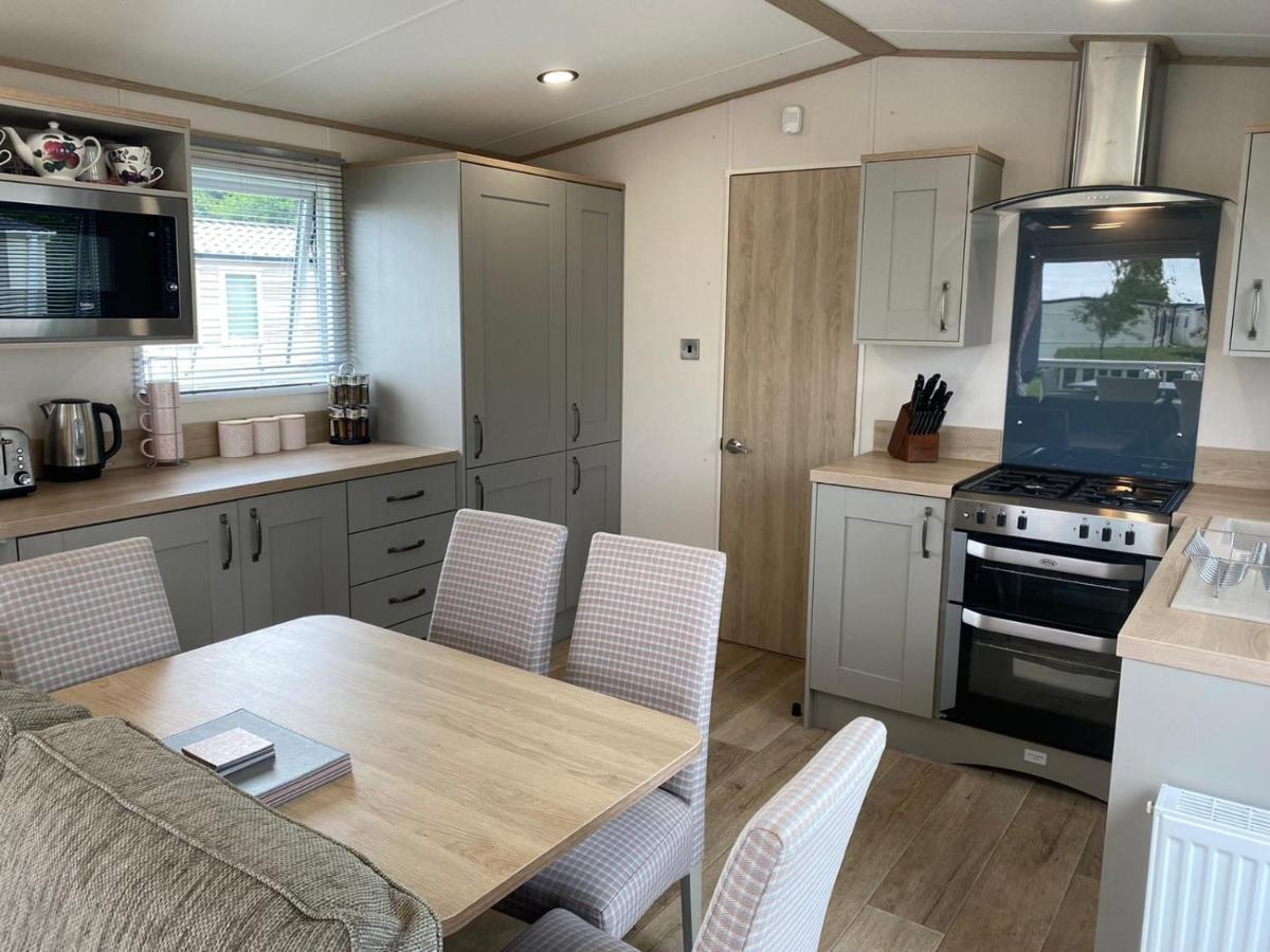 Lake District Prestige Caravan, 3 Bedrooms, Sleeps 8 On Haven Holiday Park Flookburgh Exterior foto