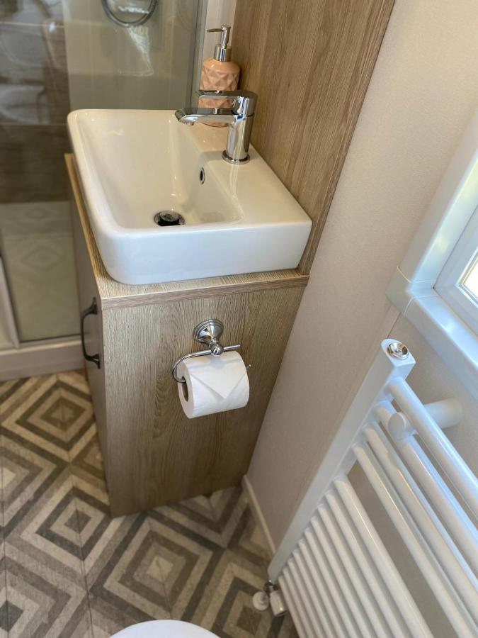 Lake District Prestige Caravan, 3 Bedrooms, Sleeps 8 On Haven Holiday Park Flookburgh Exterior foto