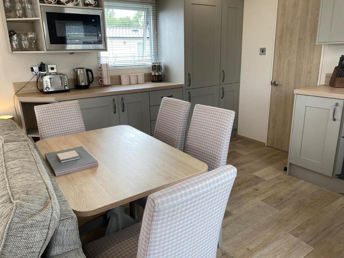 Lake District Prestige Caravan, 3 Bedrooms, Sleeps 8 On Haven Holiday Park Flookburgh Exterior foto
