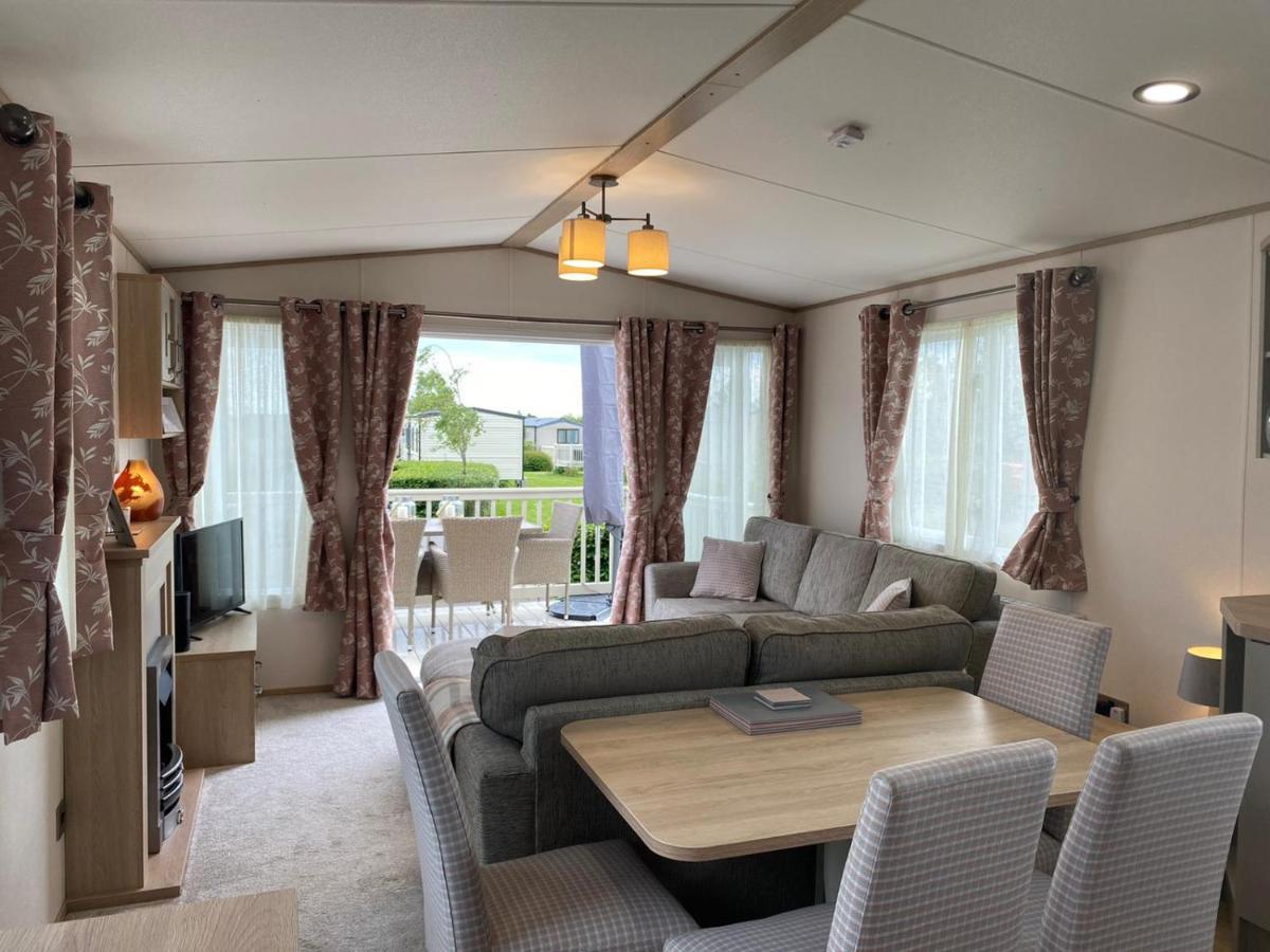 Lake District Prestige Caravan, 3 Bedrooms, Sleeps 8 On Haven Holiday Park Flookburgh Exterior foto