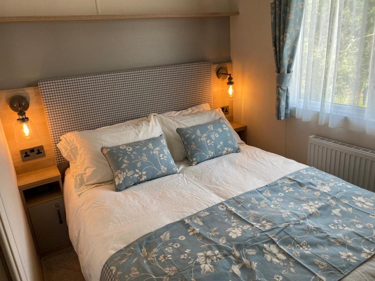 Lake District Prestige Caravan, 3 Bedrooms, Sleeps 8 On Haven Holiday Park Flookburgh Exterior foto
