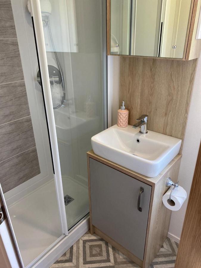 Lake District Prestige Caravan, 3 Bedrooms, Sleeps 8 On Haven Holiday Park Flookburgh Exterior foto