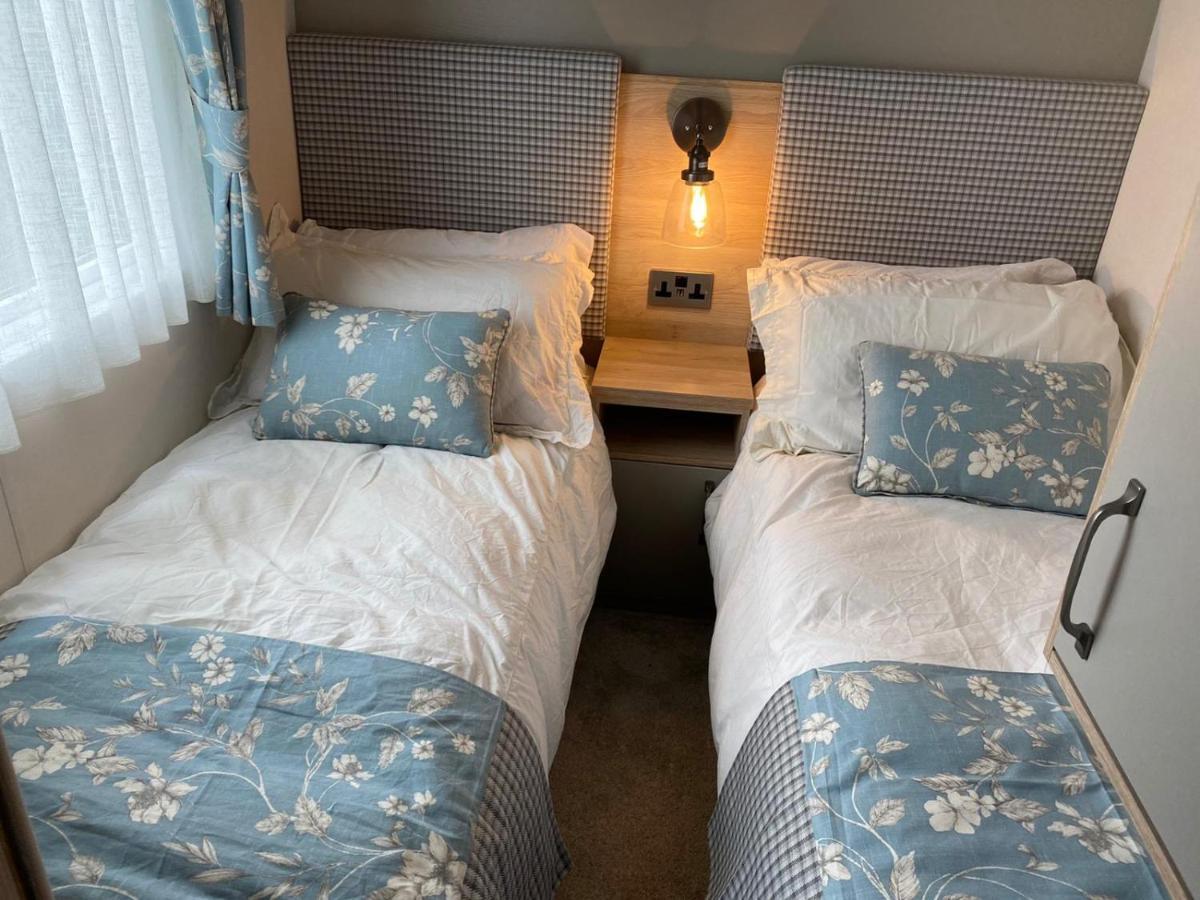 Lake District Prestige Caravan, 3 Bedrooms, Sleeps 8 On Haven Holiday Park Flookburgh Exterior foto